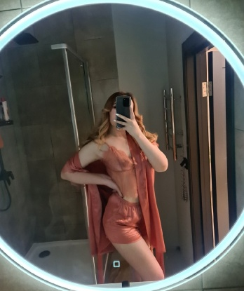 Живу в самом сердце Москвы и приглашаю тебя на незабываемое путешествие по миру наслаждения.
🌟 Мои услуги включают классический секс, оральный секс, массаж, стриптиз и многое другое. Я открыта для экспериментов и всегда готова подарить тебе незабываемые ощущения. Мой опыт и нежные руки обеспечат тебе полное расслабление и удовлетворение.
👄 Фото, которые ты видишь, настоящие и проверенные. В моих отзывах ты найдешь только положительные рекомендации от довольных клиентов. Я гарантирую тебе качественное обслуживание и полную конфиденциальность. Встречи проходят у меня в уютной квартире в центре Москвы или у тебя в гостях.
🌹 Не упускай возможность окунуться в мир наслаждения со мной. Позвони мне прямо сейчас и ты точно не пожалеешь об этом. Жду тебя, чтобы сделать наше свидание незабываемым. Будь мужчиной, которого я смогу порадовать и удовлетворить! 656, 29 лет